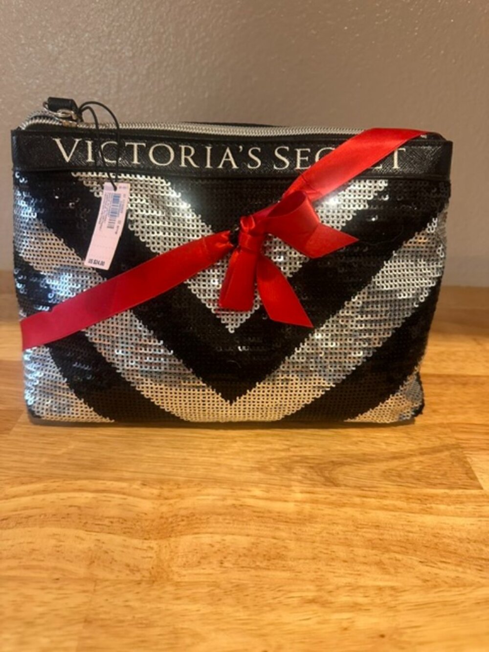 Victorias Secret Black Silver Sequin Cosmetic / Clutch Bag NWT Zipper Closure